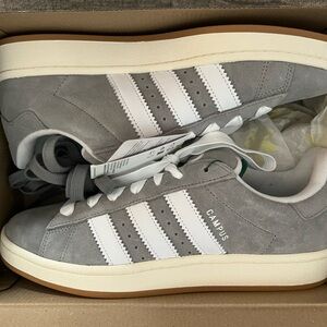 Men’s Adidas Campus 00s, gray/white size 11. Also can be unisex.